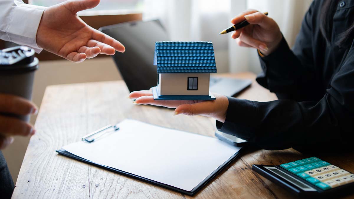 Featured image for “When To Hire A Divorce Lawyer”